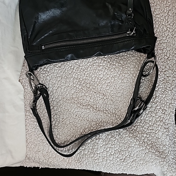 Kenneth Cole black crossbody/ shoulder bag - Picture 8 of 8